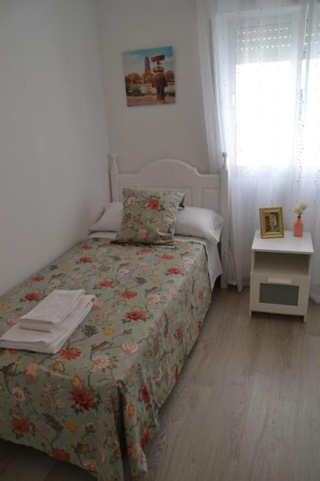 Cozy And Well Connected Apartment Seville Exterior photo
